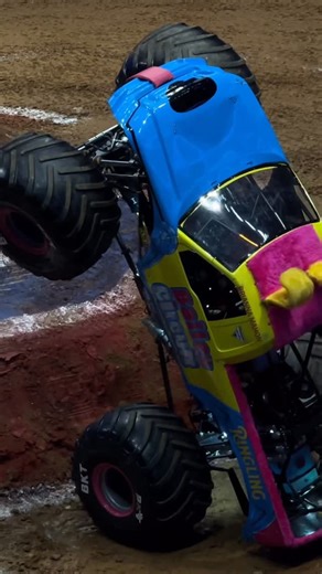 Reagan Szymanski on Instagram: "This Bailey Circuit sure pulls off some circus acrobat tricks!! Courtesy of pilot @bmahon56 of course #monsterjam #monstertruck #monsterjam2026"