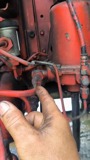 One way check valve.. #highlightseveryone #highlightseveryonefollowers #starsenderseverywhere #fypviralシ #fypageシ #fbpostviral #trucking #mechanic #engine #buhaymekaniko Part 4 | Ruben Malapote