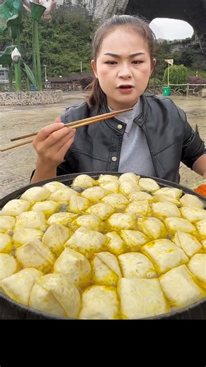 Chinese girl food eating with 🐛🪱🐞 #faceb #facebookviral #FacebookPage #trendingreelsvideo #viralreelsシ #viralchallenge #facebookreel #trendingreel #trendingpost #trendingreelsvideo #foryoupagereels #facebookreelsviral #fyp | Chinese food eating