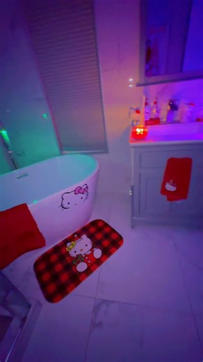 Hello kitty bathroom time#shortvideo #hellokitty #bathroomdecor #parati #sanrio #short #shorts #fyp