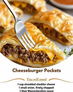 35K views · 42 reactions | Cheeseburger Pockets My mom made this  , y'all help me make her day with compliments ...Be kind ❤️ 1 cup shredded cheddar cheese 1 small onion, finely chopped 1 tbsp Worcestershire sauce 1 lb ground beef 2 tbsp ketchup | Meal Prep Recipes | Facebook