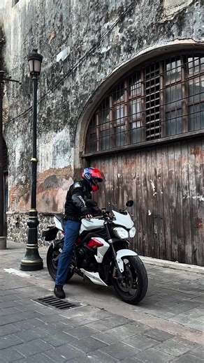 Triumph Street Triple 675cc 2015 Dijual