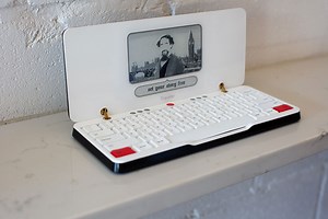 Padukan Layar E-Ink dan Keyboard Mekanis, Freewrite Traveler Didedikasikan untuk Penulis Sejati - Hybrid.co.id