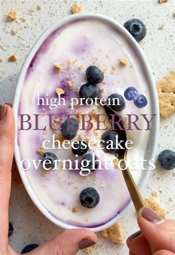 Blueberry Cheesecake Overnight Oats 🫐 These babies are sweet, creamy and loaded with protein! There just SOMETHING about this flavour (probably because blueberries are my favourite fruit though). INGREDIENTS - FOR OATS 1/2 cup gluten-free quick oats 1 tsp chia seeds 1/2 scoop vanilla protein powder, I use PEScience Gourmet Vanilla - use code BAILEY at checkout to save $$ 1/2 cup almond milk, or any plant milk 10 blueberries FOR LAYER 3 tbsp blueberries, heated in the microwave to create a compo
