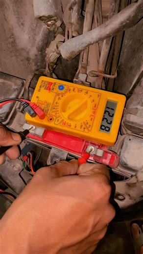 Top Service on Instagram: "How To Change Battery #automobile #trending #shorts #viralvideo"