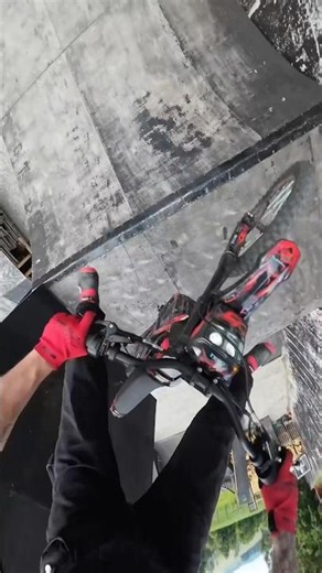 I never thought this BMX trick was possible on a motorcycle 😳 #shorts #motorcycle #bike #dirtbike