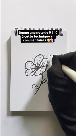 A super easy way to draw a flower?! 🌸😱