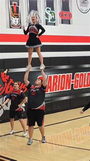 Stunting on POINT!! #stunt #cheer #cheerleader #BASKETBALL #hitit
