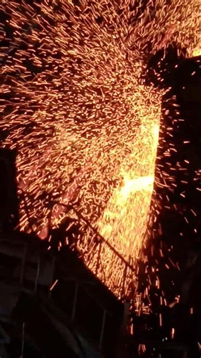 dekho kaise kating ho rhai hai #video #compnay #shorts