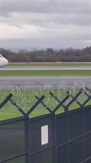 easyJet A321neo Taxi At Manchester Airport (Featuring Me Burping In The First 5 Secconds) 01/03/2026 #aviation #airbus #easyjet #a321
