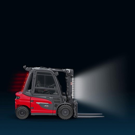 Colors that keep you safe! 💡 Our Linde LED Stripes use clear colors to show everyone around where the forklift truck is heading: White means forward. Red means reverse. No noise, no confusion – just safe, visible communication in the warehouse. 👉 Discover more: https://ow.ly/4M5r50XlIll #LindeMH #MaterialHandling #WeAreSafety #Safety #Efficiency #Intralogistics #LightSolution #WarningSystems #LEDStripes | Linde Material Handling