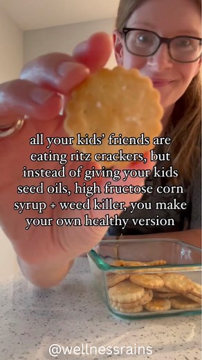 courtney | holistic motherhood made simple on Instagram: "HOMEMADE RITZ CRACKERS ✨ recipe below, but COMMENT “RITZ” + i’ll send it straight to your inbox 🙌 skip the seed oils, high fructose corn syrup + weed killer and make your own ritz crackers with ingredients you likely already have on hand! YOU NEED (use organic ingredients when possible) * 1 c all purpose flour * 1/2 tsp sea salt * 4 tbsp cold, salted butter cut into 1/2” pieces * 1 tbsp honey * 2 tbsp cold water * optional: flakey salt f