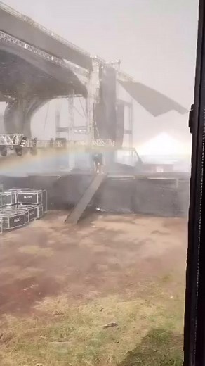 1.4M views · 5.3K reactions | Bad Weather. #djs #lightingdesign #lighting #dj #evento #eventos #deejay #sonido #sonidos #eventplanner #eventplanning #stagelight #stagelighting #movinghead #movingheadlight #weddingplanner #djlover #concert #disaster | Pro Stage Equipment Export | Facebook