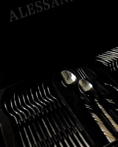 Ready to get your hands on some luxury steals? We’ve got everything from high-end watches and handbags to stylish furniture and home essentials up for grabs today. Bidding is open until 9 PM, so make sure to join in and see how much you can save. The best deals are just a few bids away! | WLC Auctions