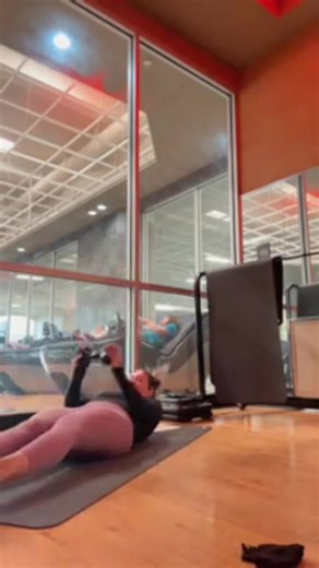 Analia Mir lolwithanalia on Instagram: "Happy domingo!"