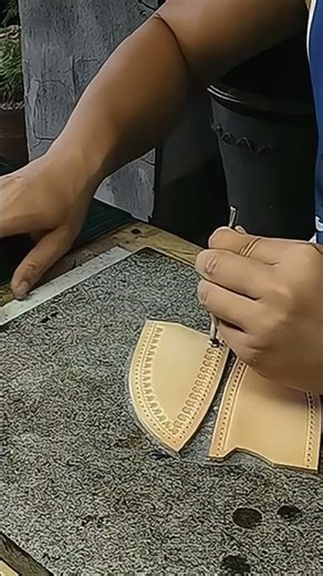 How to Make a Custom Knife Sheath 🔥 #leatherworking