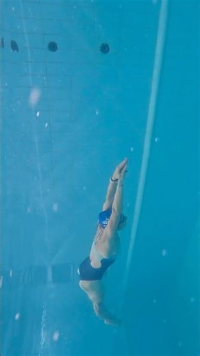 The wave does NOT start at the hip.