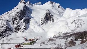 71K views · 204 reactions | That moment when you think "are we far enough?" | World Snow Day | Facebook