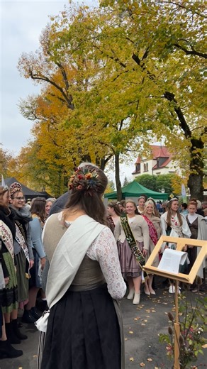 🌳 In 5 Tagen geht’s los – Scheinfelder Holztag 2025! 🌳 Frankens größte Holz- und Forstausstellung öffnet zum 16. Mal ihre Türen! Über 200 Aussteller zeigen die neuesten Trends, Produkte und Innovationen rund ums Holz – von Handwerk über Maschinen bis zu filigranen Schmuckstücken. 📅 Sonntag, 19.10.2025 11-17 Uhr 📍 Scheinfeld Seien Sie dabei, wenn Holz zum Erlebnis wird. Wir freuen uns auf Ihren Besuch! 🪵 #scheinfeld #holz #scheinfelderholztag | Stadt Scheinfeld