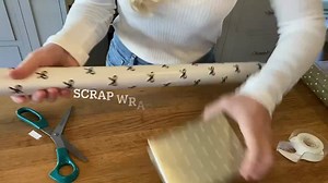 See how easy it is to make scrap wrapping paper bows! | Seeking Lavender Lane