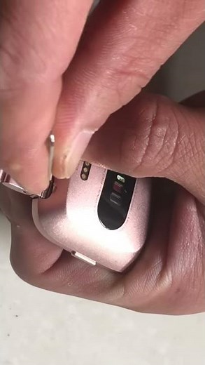 How to remove pins (Fitbit Versa Band)