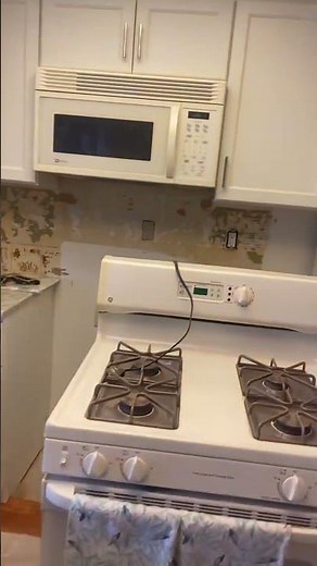 Installing Hexagon Backsplash Tile in Kitchen#DIY #tileinstallation #backsplash