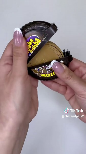 ASMR Filling a Plate with Delicious Candies