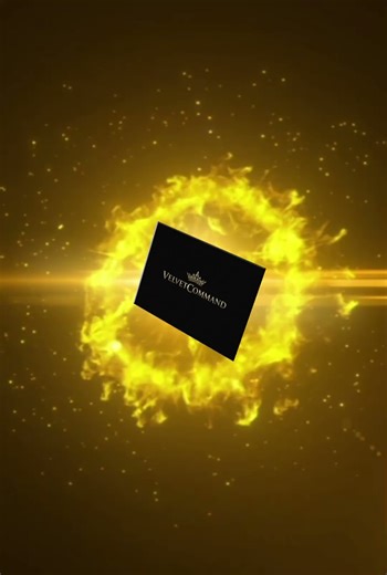 She controls everything #darkfashion #leather #dominance