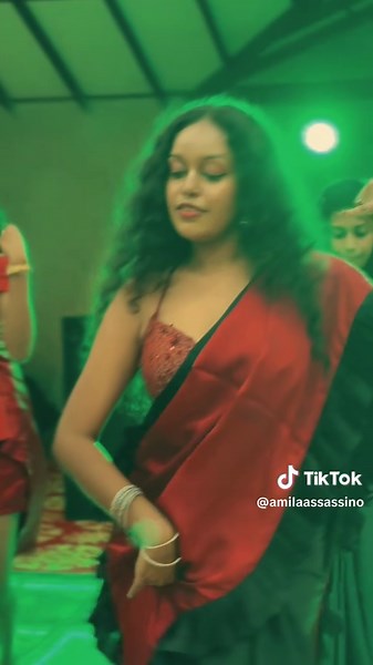 Surprise Dance Moments Captured at Weddings