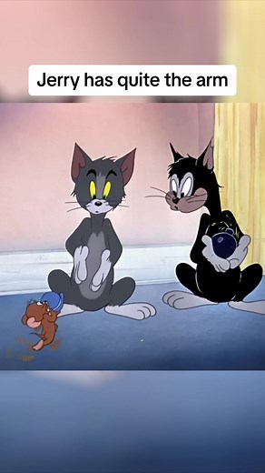 Hot potato, anyone? #tomandjerry #hotpotato #fyp