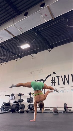 Katie Sonier on Instagram: "“Burnout” is a mindset, not a circumstance. So it’s less about your actual training program & more the way you think about your training program. If you’re bored, you need goals. Build something. We all need specific things we’re building & working hard for or of course it’ll all feel meaningless, we’ll start trying less, and we’ll want to quit. If you’re feeling pressure to perform X, take that pressure off of yourself. Do less & own that. No PRs, just move. Here’s T