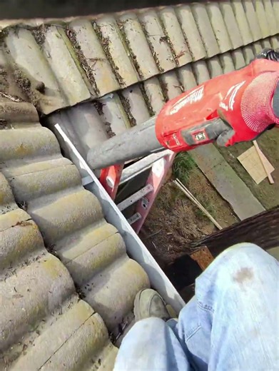 How to clean a dirty side wall flashing on any tile roof repair the easy way - SOLVED #frechieroofer