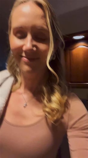 New Year’s Eve plans: homemade pizza for the first time ever 🍕✨ Justin handled all the meat and toppings (chef energy), we had a great time, and honestly… this might be a new tradition. Earlier we went bowling, now we’re cooking, and later we’re watching E.T. because Henry has never seen it and that simply won’t stand. 🎬👽 Also please note my New Year’s Eve hair bow 🎀 — festive, unnecessary, and absolutely required for the evening. Wishing you the coziest, happiest way to ring in the new year