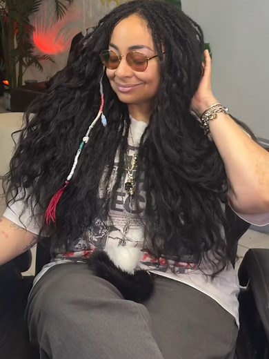 "New hair, new job" ❤️‍🔥👀 É, galera, tá acontecendo! Bem-vinda de vo... | ravensymone