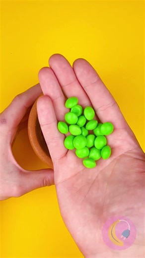 Giant Waffle, Tiny Bite, Big Brain Move 😆🔥