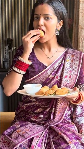 Khasta Samosa ghar par aur mere pati ke bahane🫨 #samosa #shorts #viral #shivangithenayibahu #food