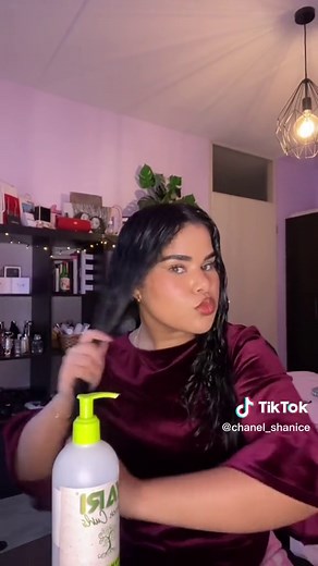 Yari Green Curls Curly Hair Routine Tutorial