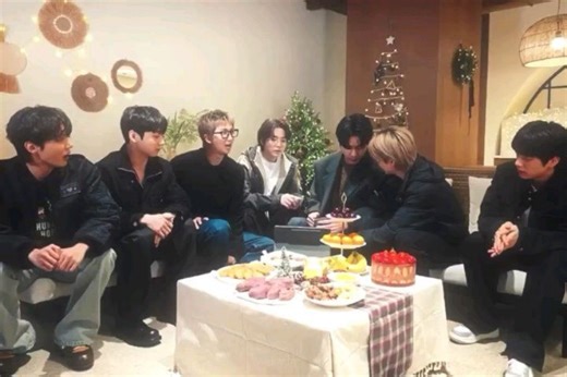 BANGTAN TURKEY | 🇹🇷🇰🇷 on Instagram: "[👀] Üyelerimizin yayında bahsettikleri & ismini geçirdikleri tüm BTS şarkıları~🥹🤍🎶 • Mic Drop • Dynamite • Cypher • Spring Day • Louder Than Bombs • Let Me Know • Pied Piper • Let Go • Crystal Snow • Mikrokosmos • Baepsae • Ugh • If I Ruled The World • Butterfly • Whalien 52 • Coffee • Just One Day • Graduation Song • Blanket Kick • 2nd Grade • Like • Boy In Luv • Spine Breaker • Hip Hop Phile • We On • Tomorrow • Stay Gold • Film Out • Life Goes On •