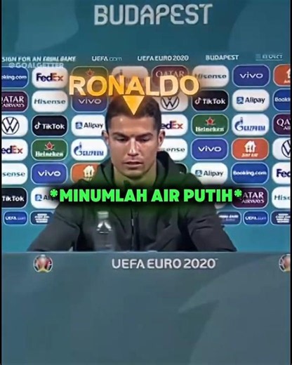 Ronaldo Prefers Drinking Water 💧