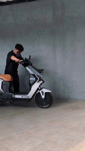 Get ready with Ofero Stareer 3 Lit “City Cargo”⚡️ . Mengusung konsep city cargo dengan sentuhan adventure futuristik, tanpa meninggalkan fungsi harian. . Info coffee shop yang punya dirty latte enak . . . Katros Garage|Ofero Stareer 3 Lit Custom|Modifikasi Ofero Stareer 3 Lit|Sepeda listrik Custom|Modifikasi Sepeda Listrik|Motor Custom|Custom Bike|Motor Modifikasi|Chopper Custom|Bobber Custom|Cafe Racer Custom|Scrambler Custom|Tracker Custom|Bratstyle Custom|Japstyle Custom|Streetcub Custom|Moto