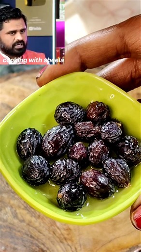 काली मुनक्का /Black Raisin खाने के फायदे 😳By Dr Robin Sharma #shortsfeed #health #facts #healthytips