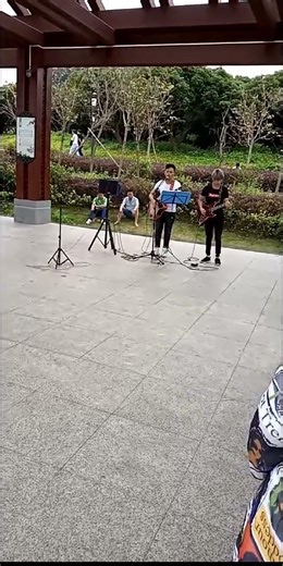 China street music Beyond band
