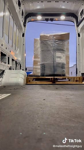 Like for a breakdown of expenses and take home pay 🚛💰 #fyp #foryou #SimsSelves #work #owneroperator #cargovan