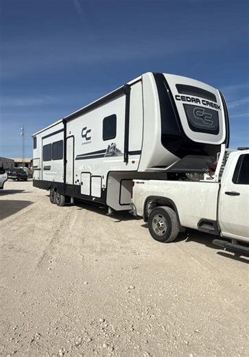 New Camper Tour: Exploring Cedar Creek Features