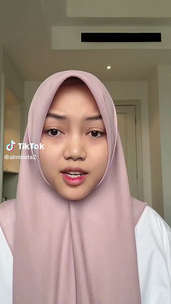 The Power of Makeup: Hijab Tutorial and Makeup Capping Day