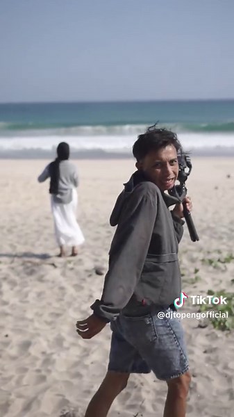 Simpan aja dulu soundnya buat buat liburan kamu #payphone