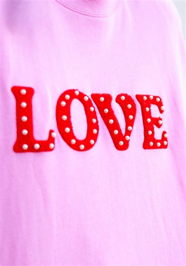 We’re on it 🕺🫡✨ #ambermarieandcompany #retail #coworkers #boutiquehumor #shoplocal