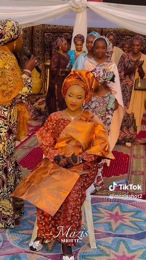 Discovering the Charm of Chinese Traditional Clothing