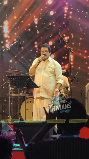 കാണികൾ എംജി ശ്രീകുമാറിന്റെ പാട്ടിന്റെ സംഗതികളിൽ മുഴുകിയപ്പോൾ 😍😍MG Sreekumar