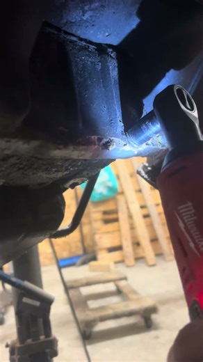 😂😂😂😂 fly wheels bolts are easy like this #automobile #jdmlife90s #musicgenre #cartok #mechanic